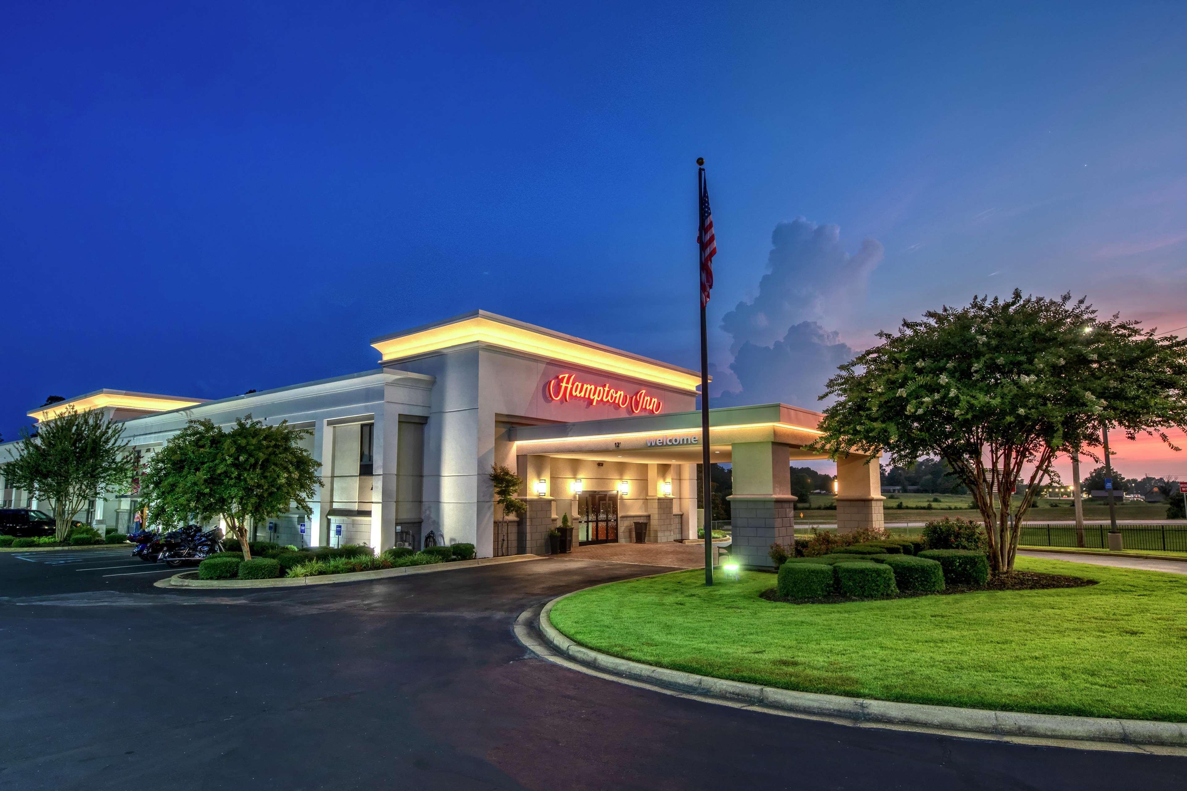 Hampton Inn Corinth Bagian luar foto