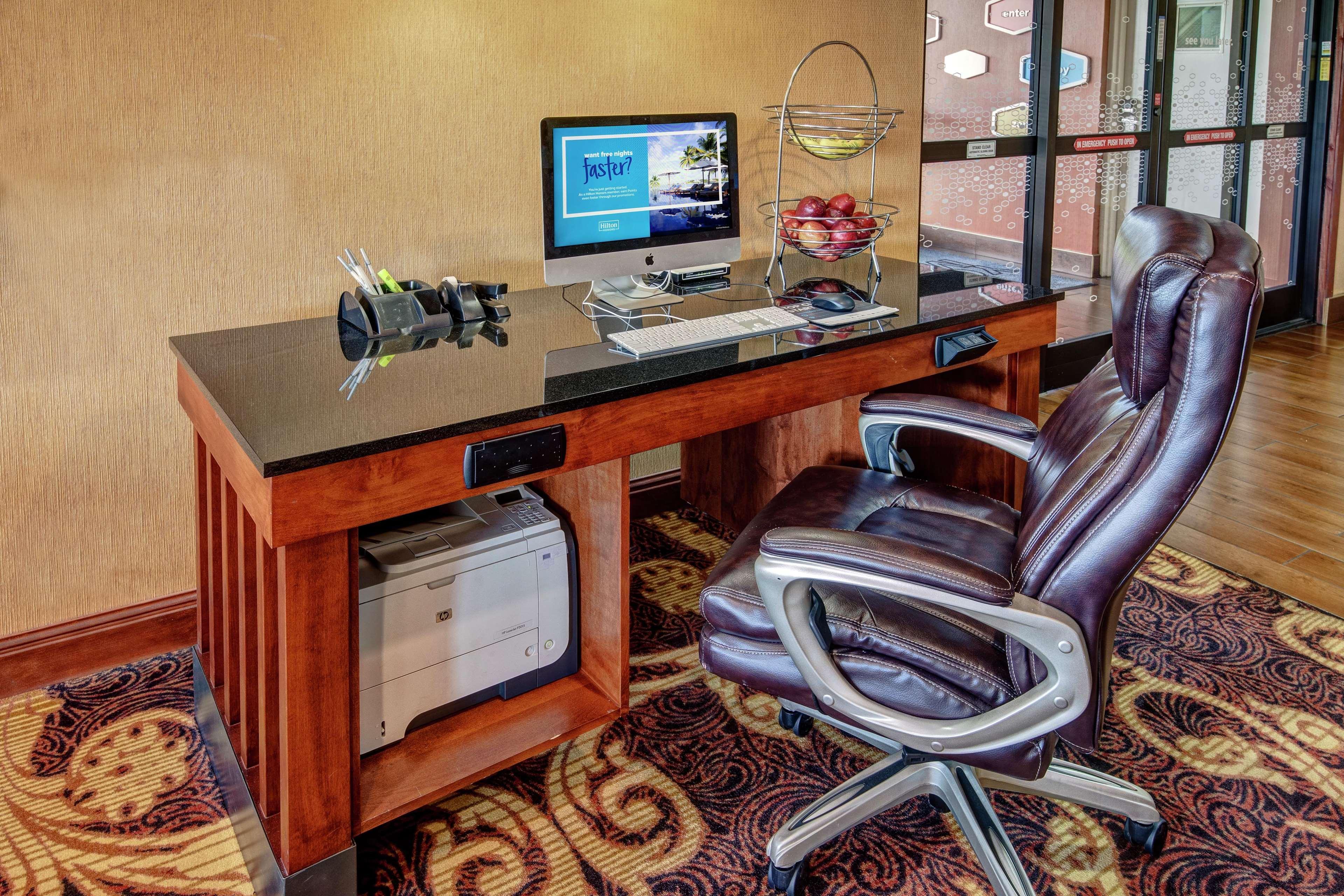 Hampton Inn Corinth Bagian luar foto