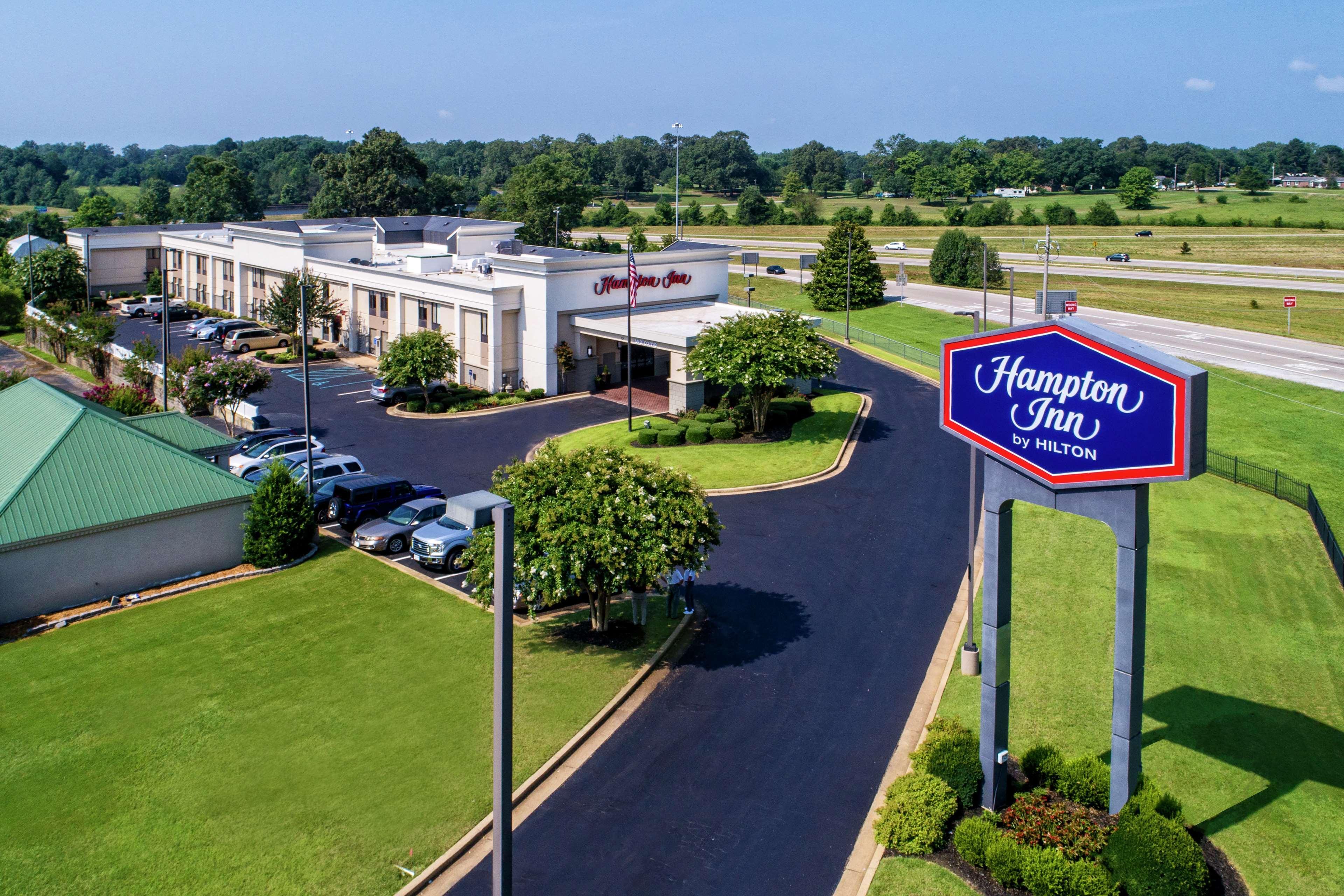 Hampton Inn Corinth Bagian luar foto