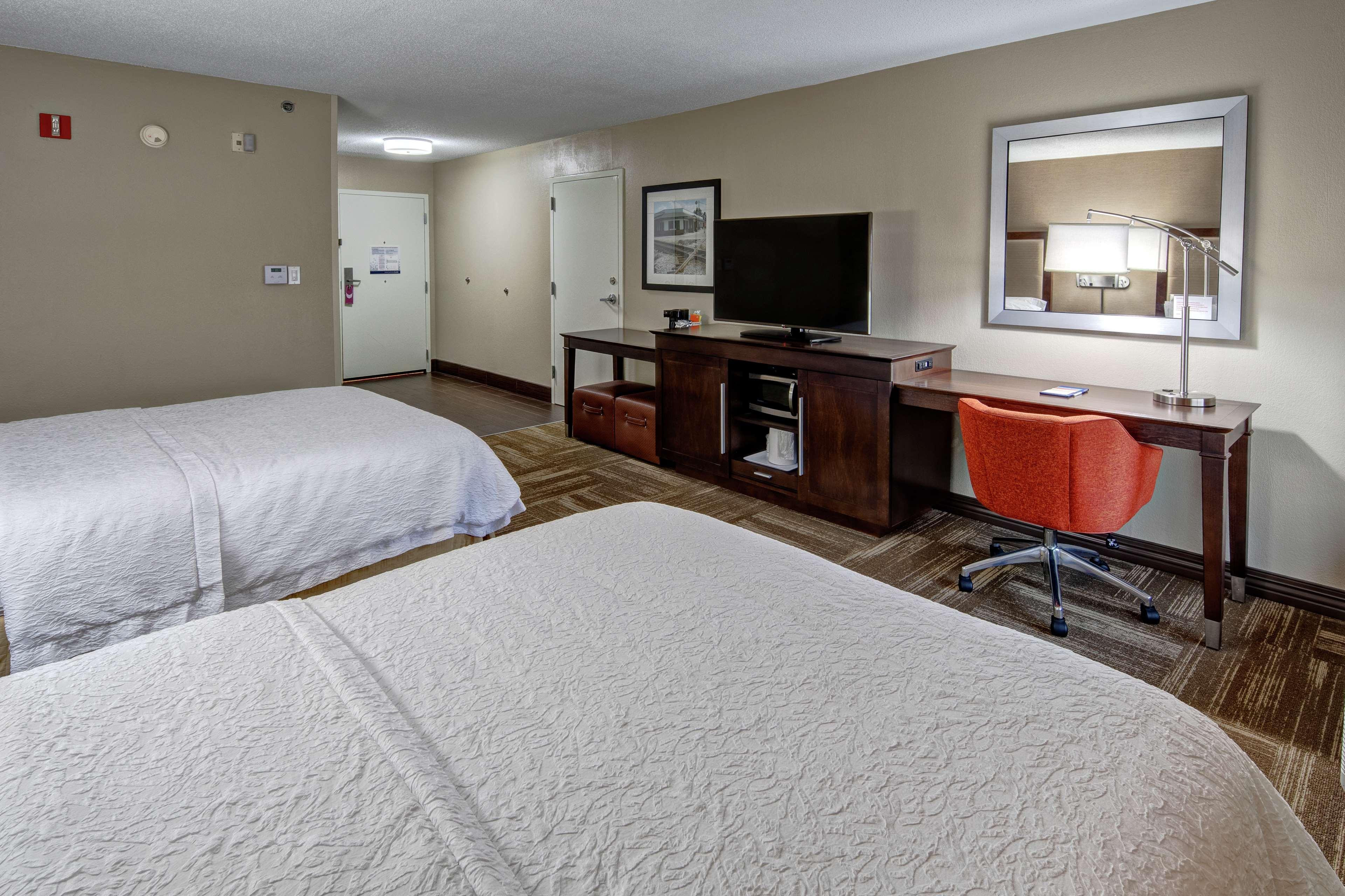 Hampton Inn Corinth Bagian luar foto