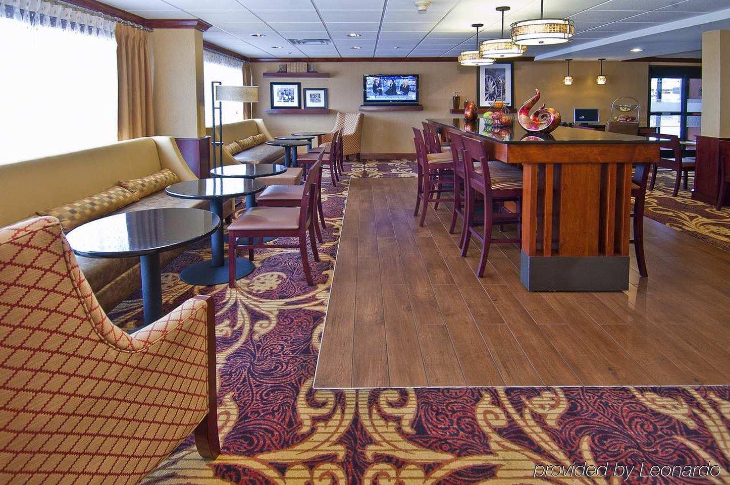 Hampton Inn Corinth Bagian luar foto