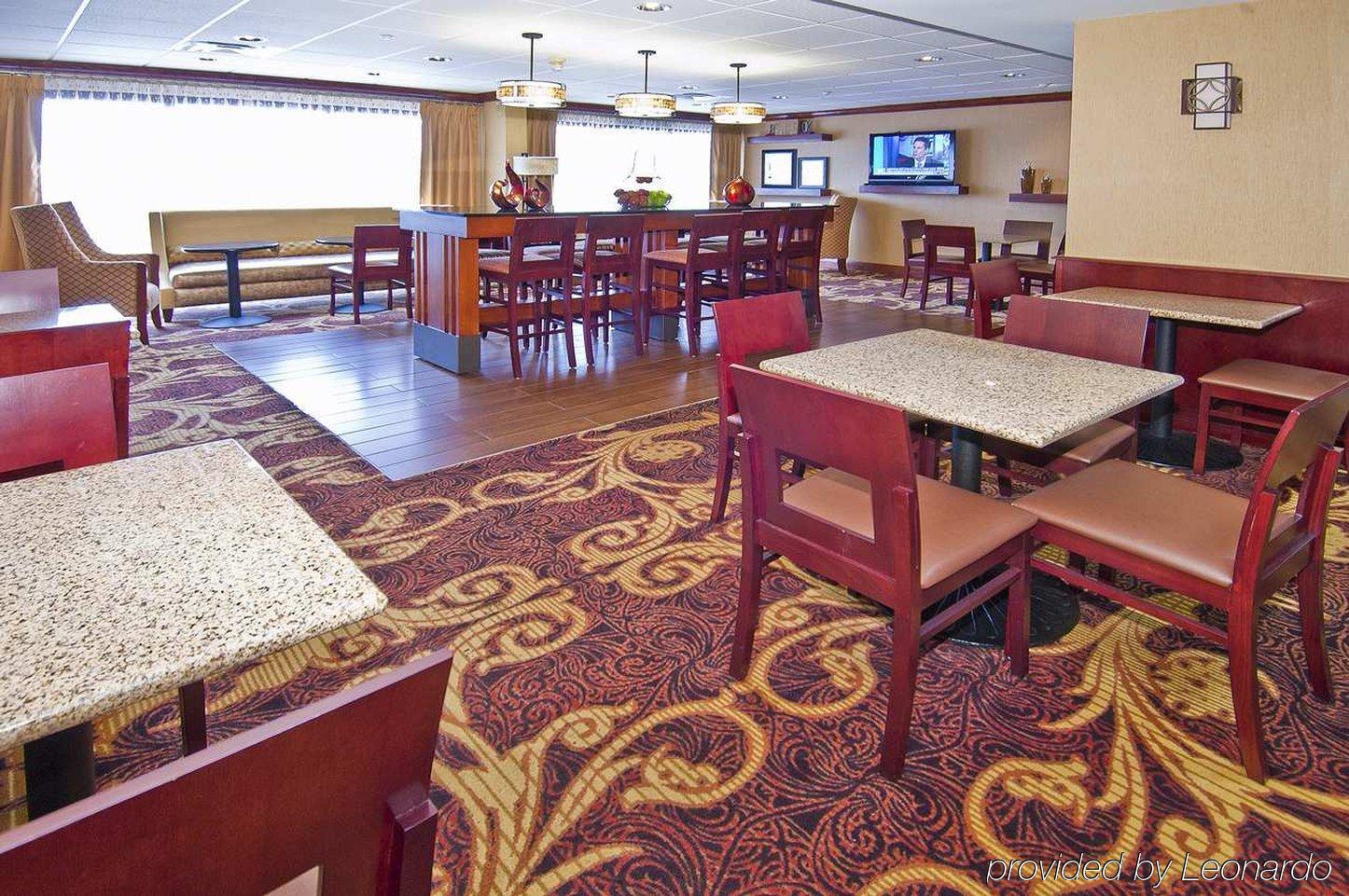 Hampton Inn Corinth Bagian luar foto